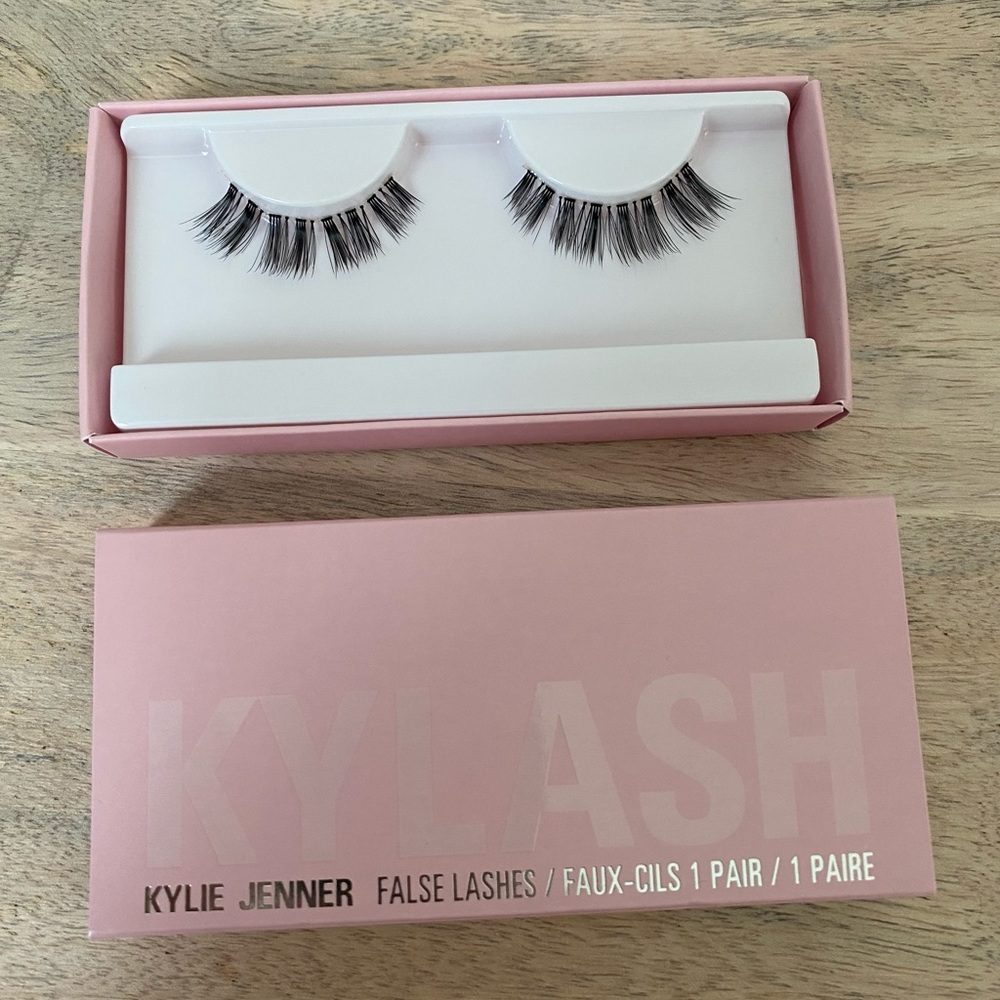 NIB KYLASH FALSE LASHES SET